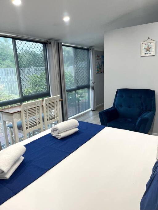 The Villas - Hervey Bay - 2 Separate Villas Urangan エクステリア 写真