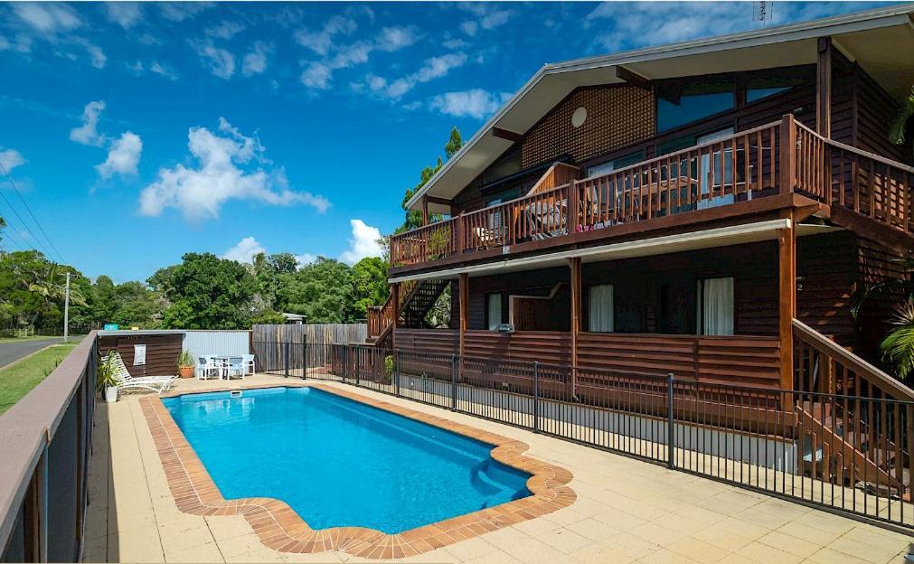 The Villas - Hervey Bay - 2 Separate Villas Urangan エクステリア 写真